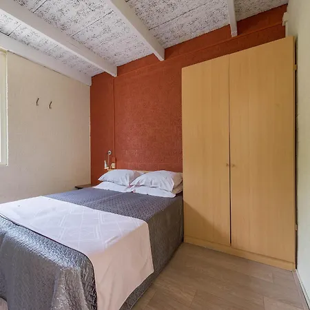 Holiday home Well-kept With Fireplace, 4 Km From Valkenburg Walem